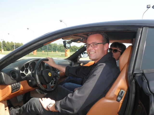  Maneja un Ferrari con nosotros 